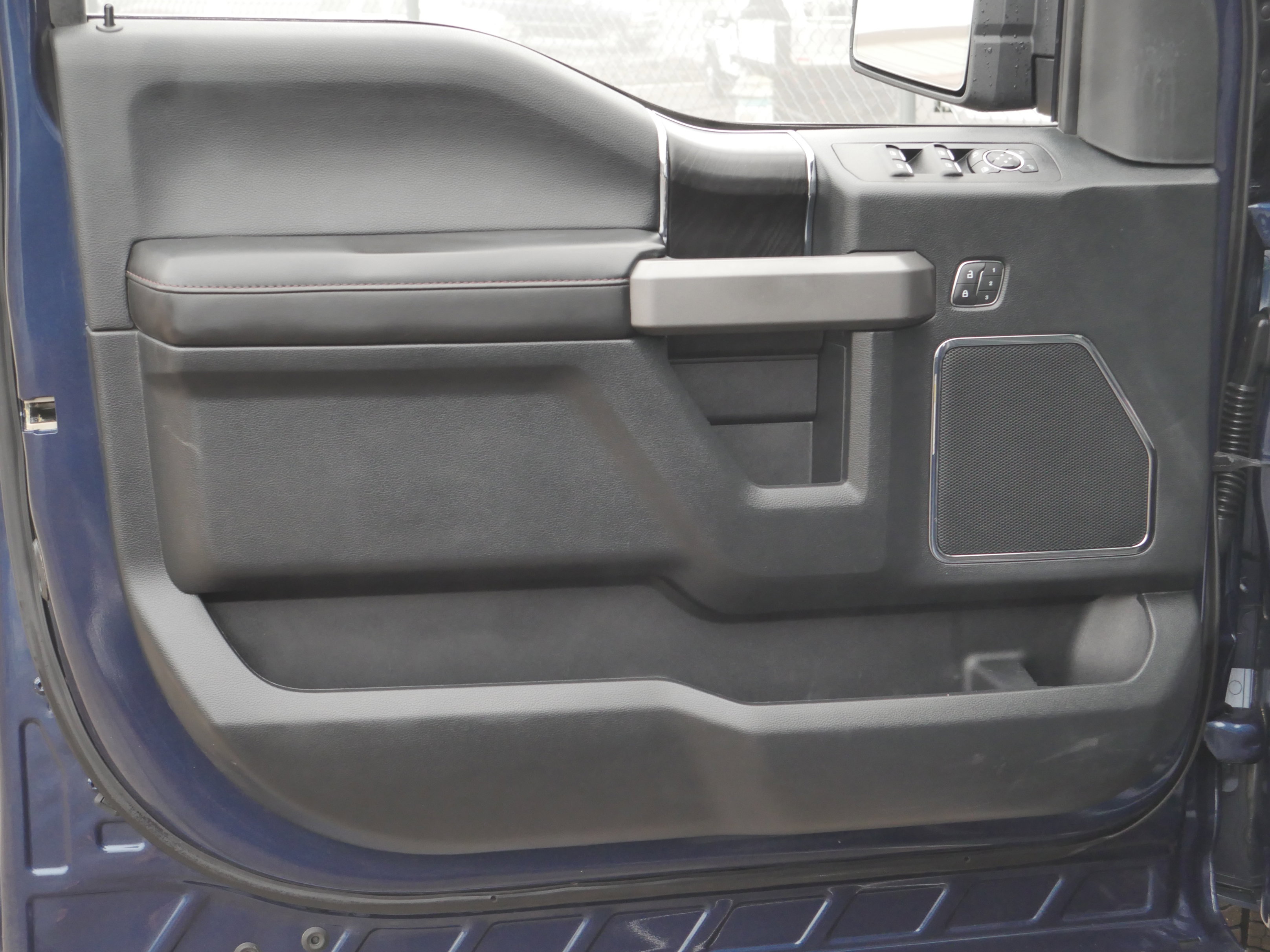 Used 2020 Ford F150 Platinum w/ Equipment Group 701A Luxury image 38