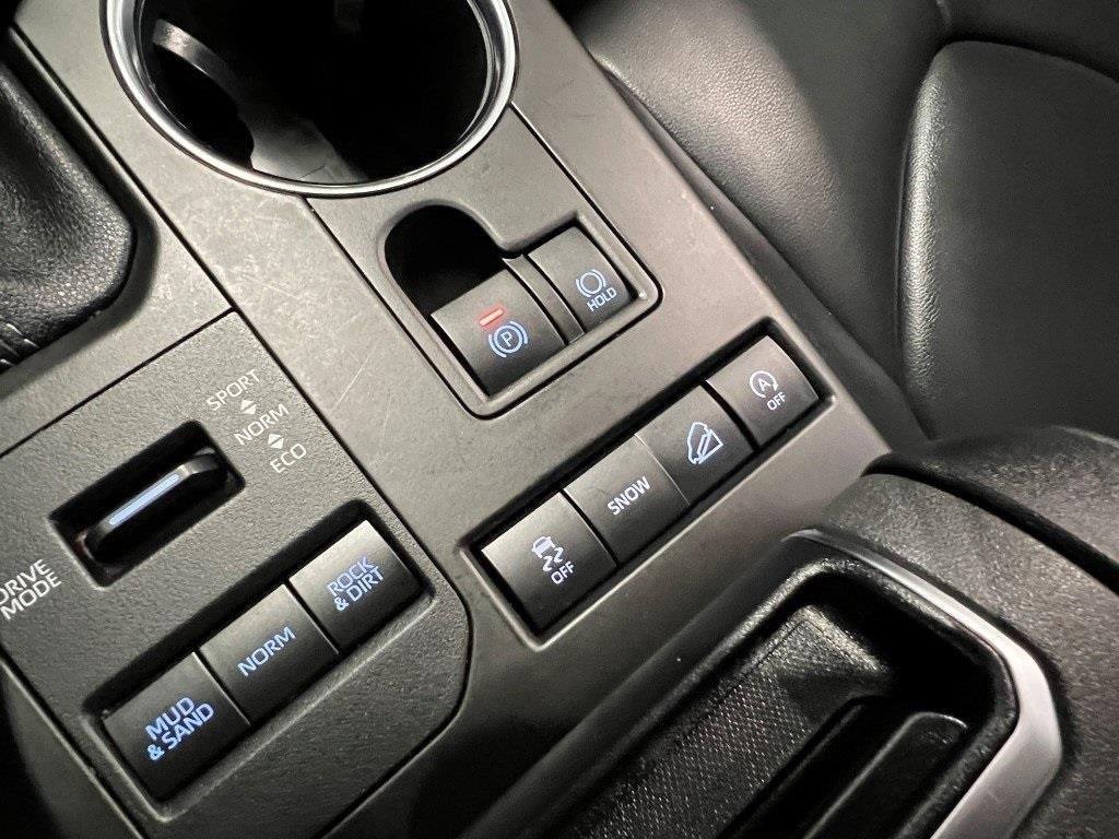 Used 2022 Toyota Highlander XLE image 52