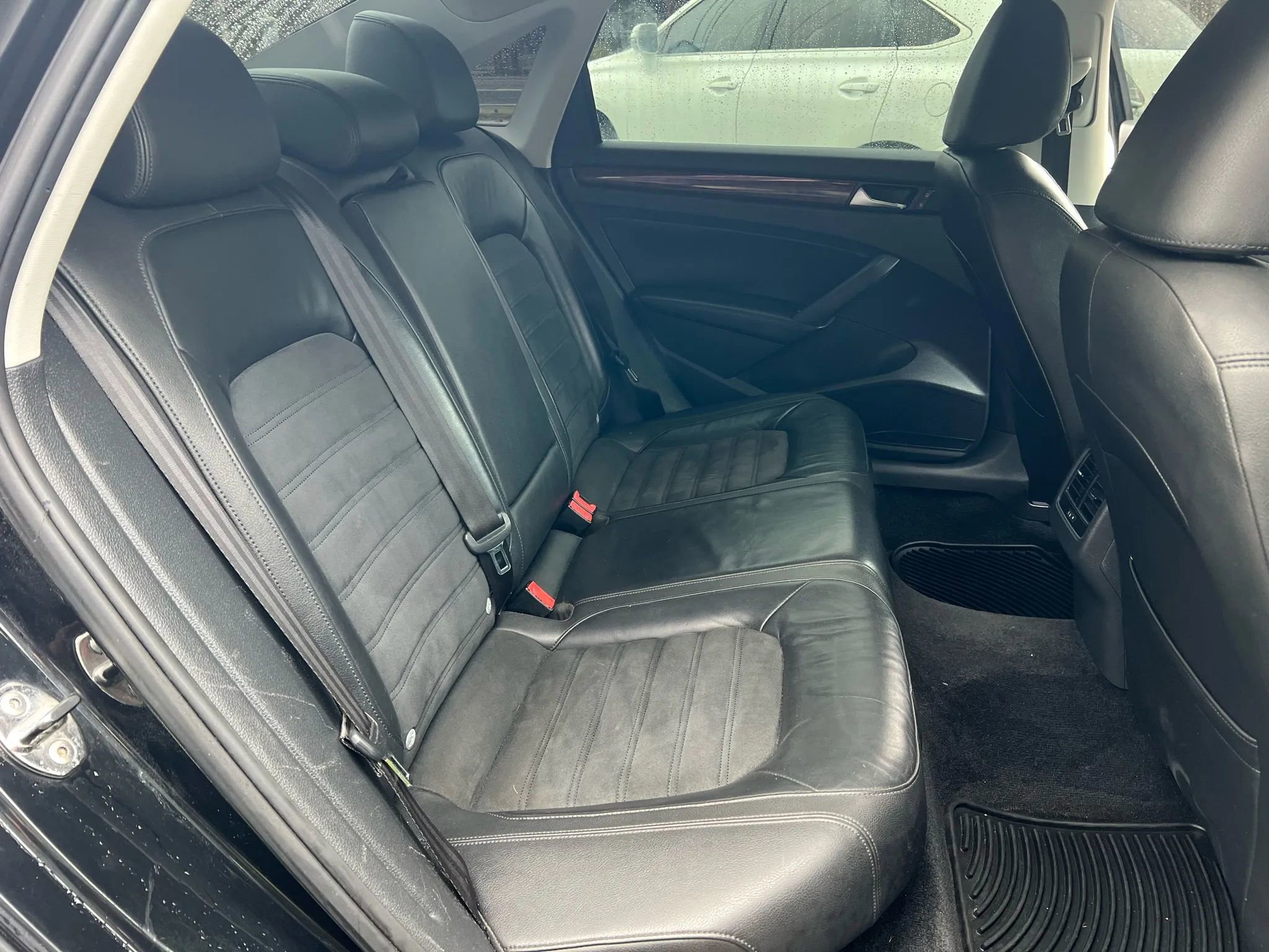 Used 2013 Volkswagen Passat 2.5 SEL Premium image 21