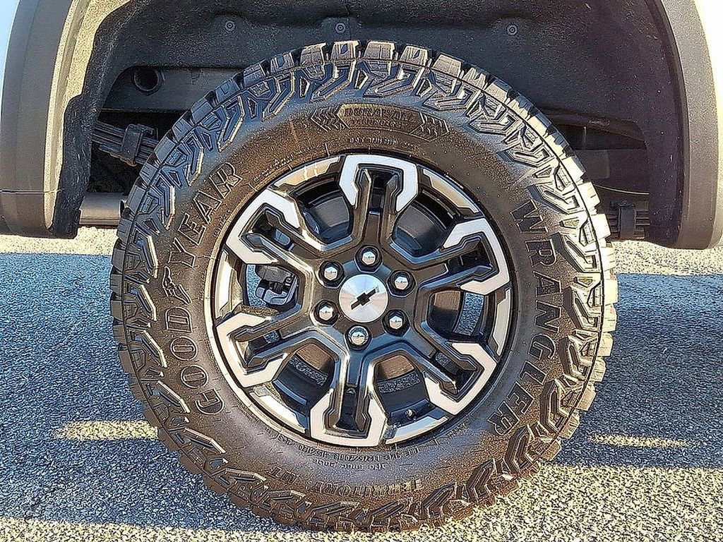 New 2026 Chevrolet Silverado 1500 ZR2 image 5