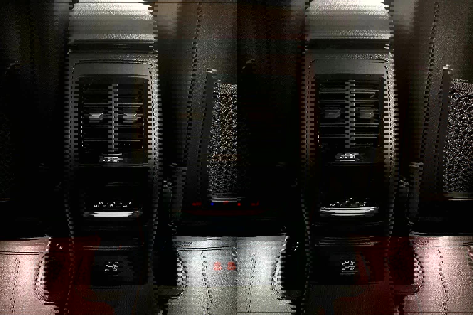 Used 2023 BMW X3 xDrive30i w/ Premium Package image 33