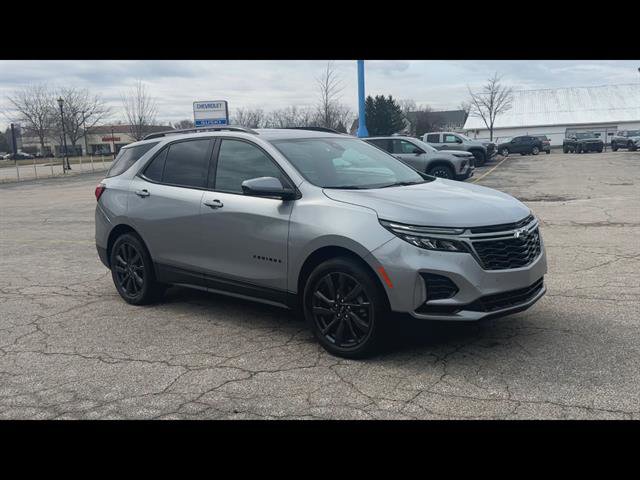 Used 2023 Chevrolet Equinox RS w/ LPO, Floor Liner Package image 3