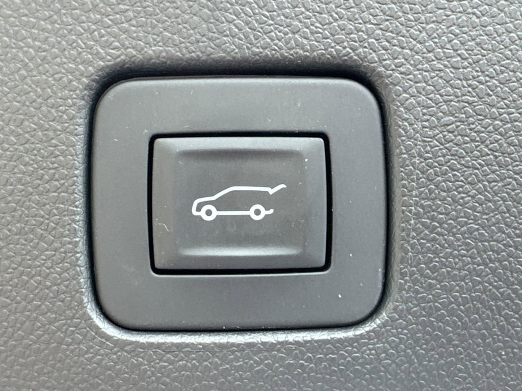 Used 2025 Buick Envista Preferred w/ Convenience II Package FWD image 19