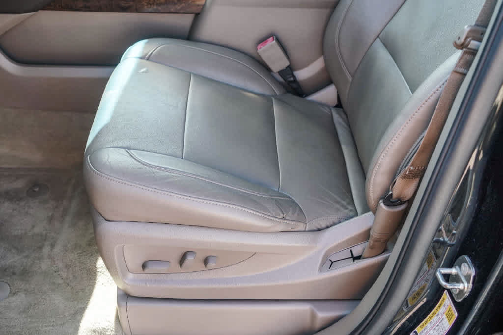 Used 2015 Chevrolet Suburban LT AWD/4WD image 20