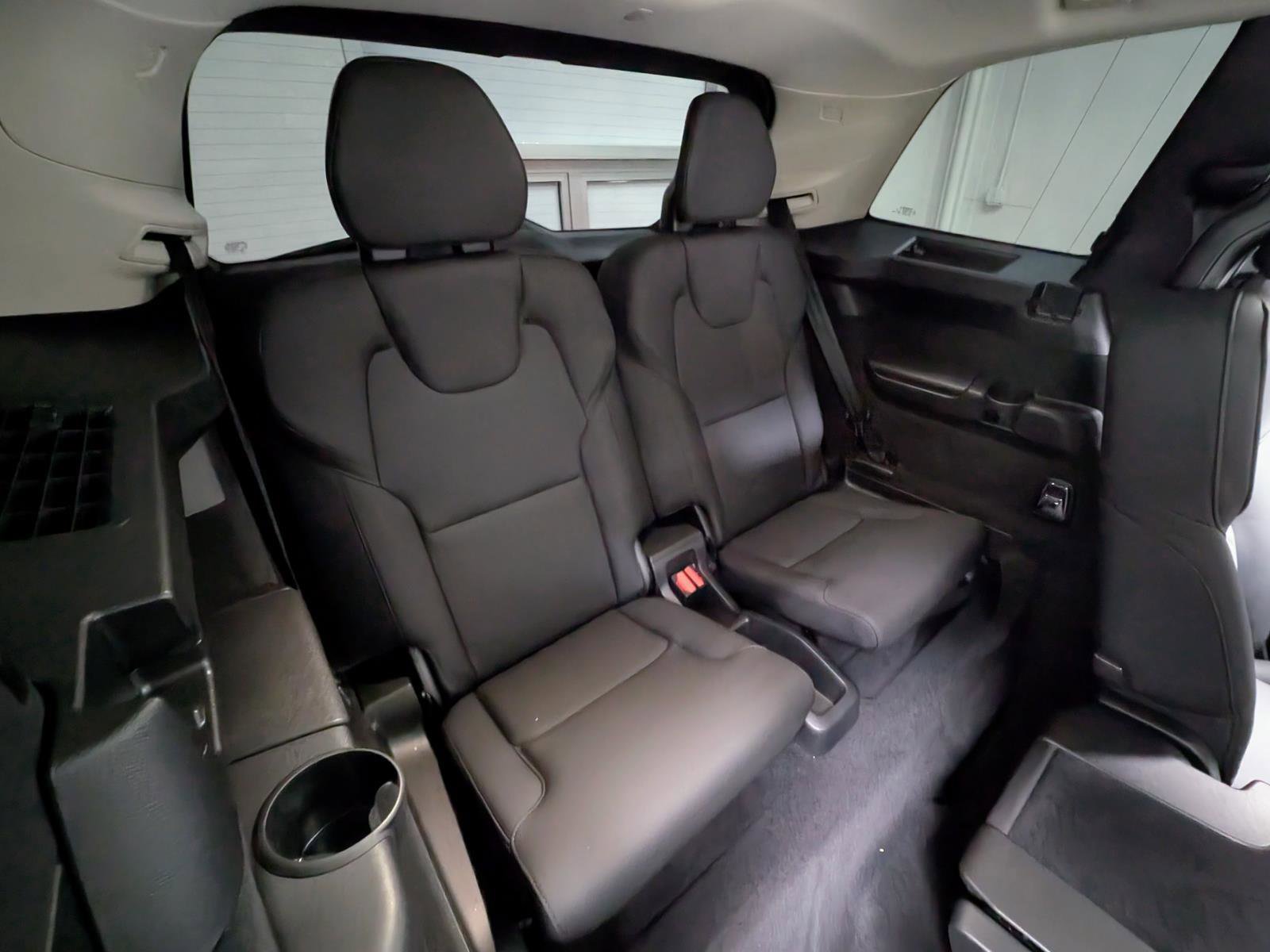 Used 2025 Volvo XC90 B5 Core w/ Protection Package Premier image 27
