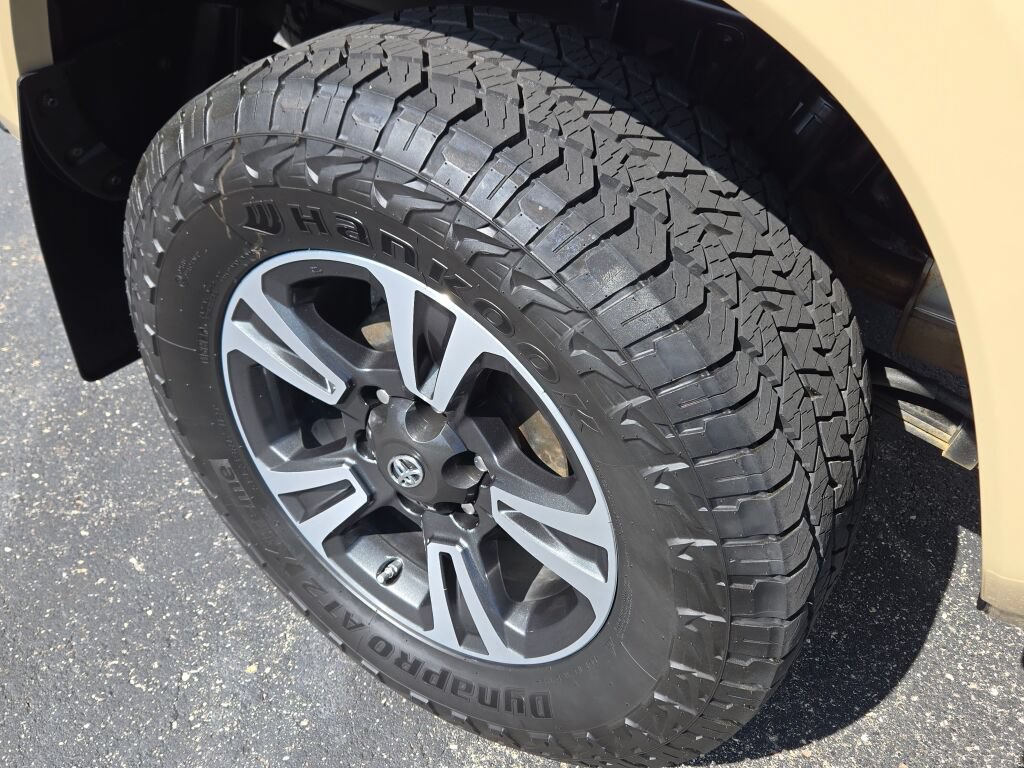 Used 2019 Toyota Tacoma TRD Sport RWD image 9