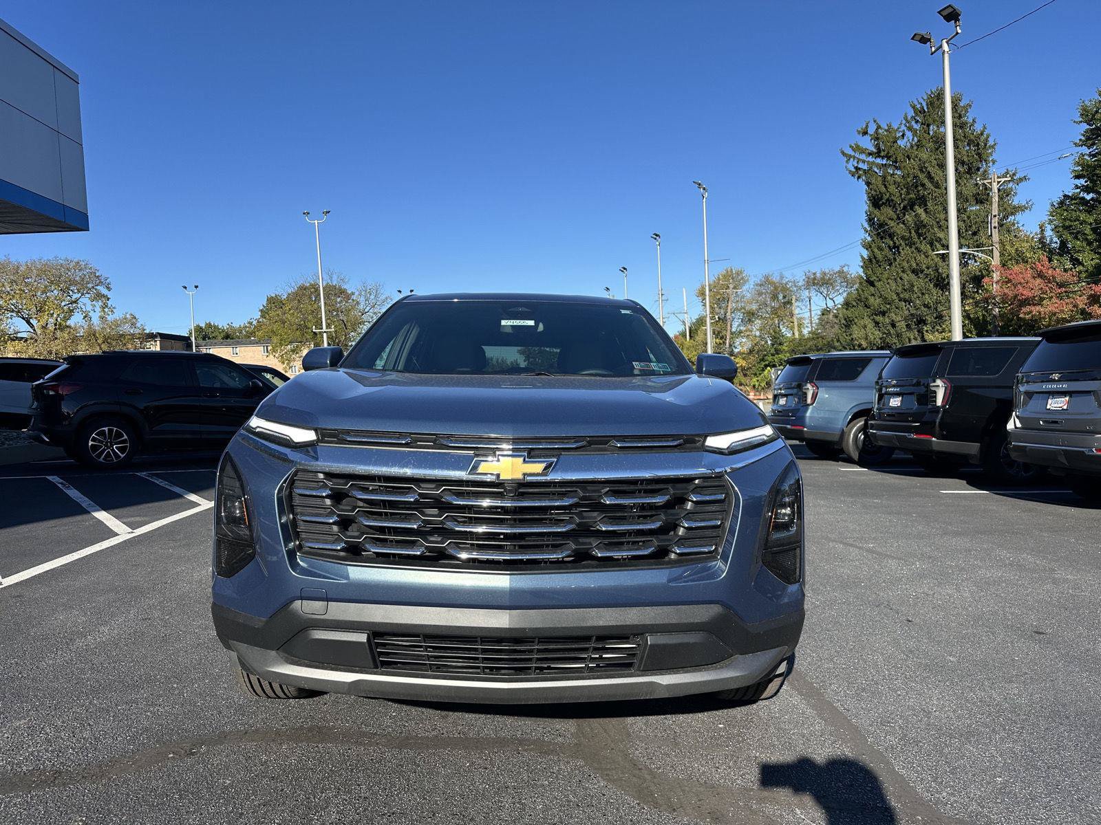 New 2027 Chevrolet Equinox LT w/ Convenience Package II AWD/4WD image 2
