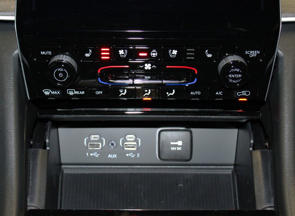 New 2025 Jeep Grand Cherokee Limited w/ Luxury Tech Group II image 20