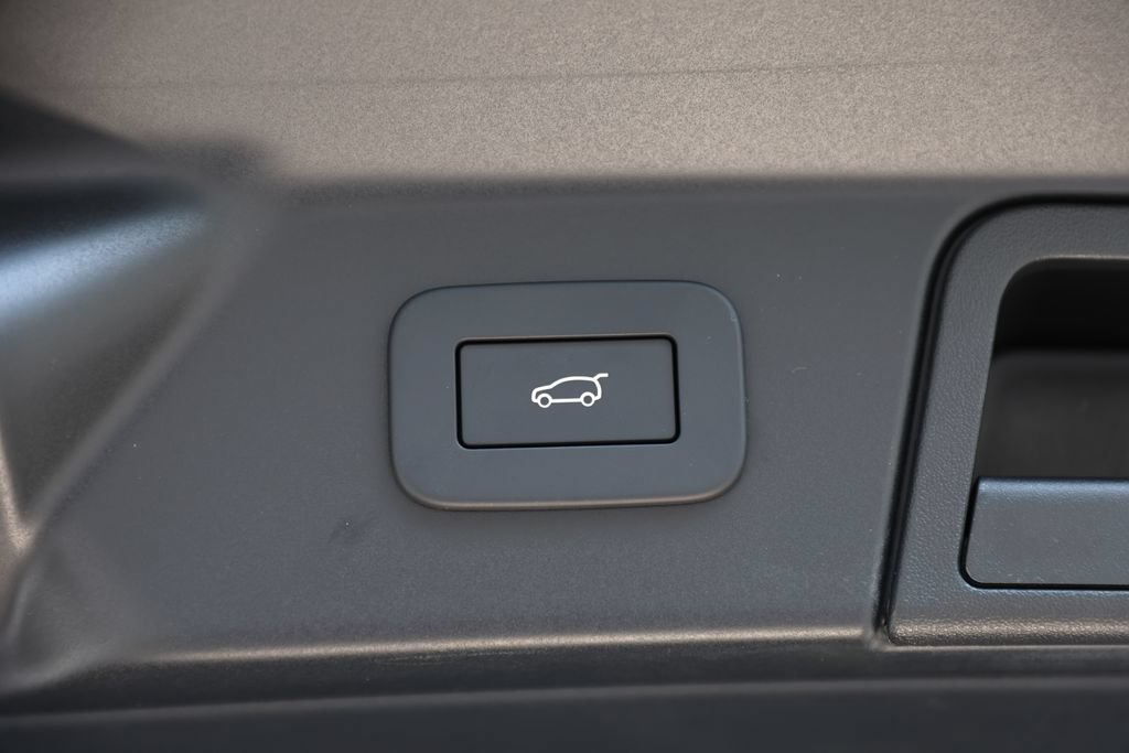 New 2026 Land Rover Range Rover Velar S AWD/4WD image 7