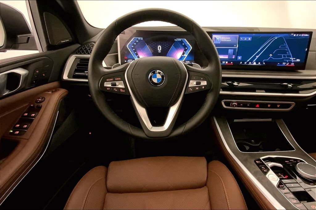 Certified 2026 BMW X5 xDrive50e w/ Climate Comfort Package AWD/4WD image 4