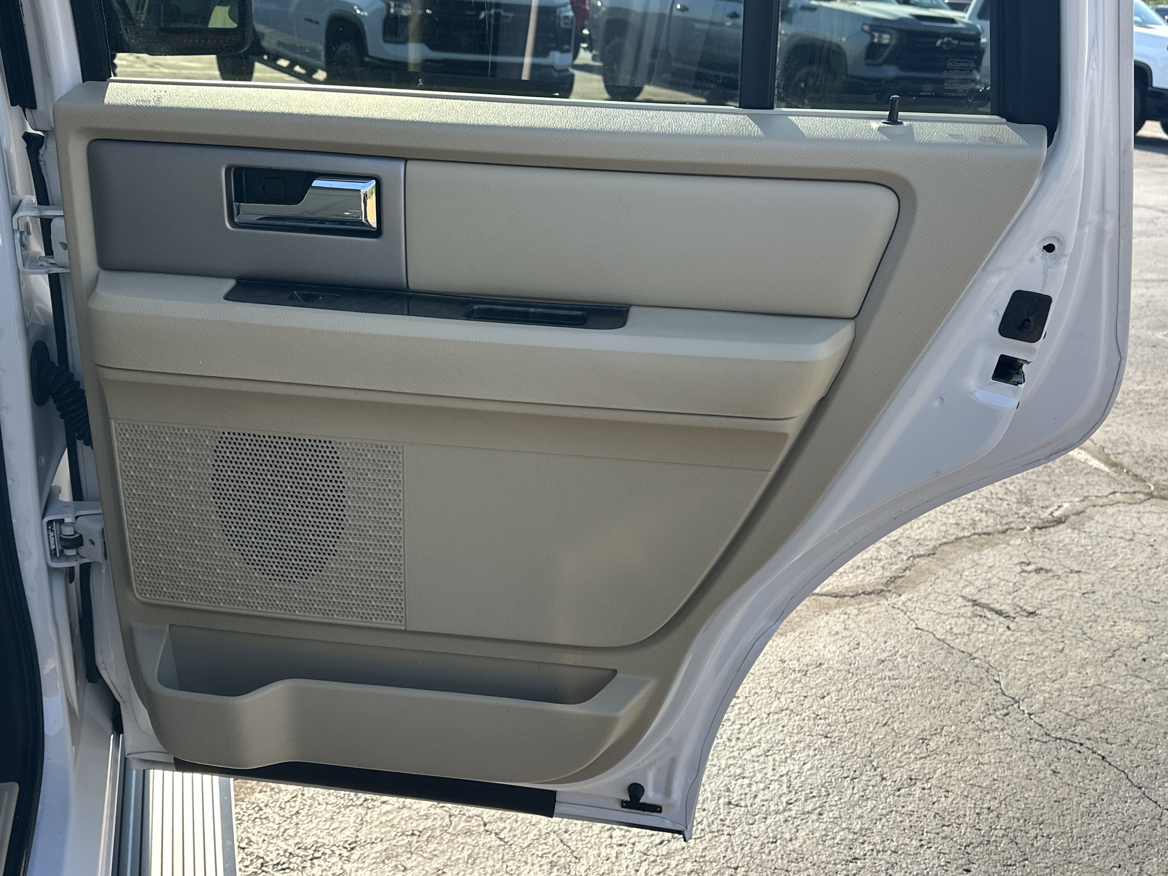 Used 2017 Ford Expedition Limited w/ Equipment Group 301A RWD image 17