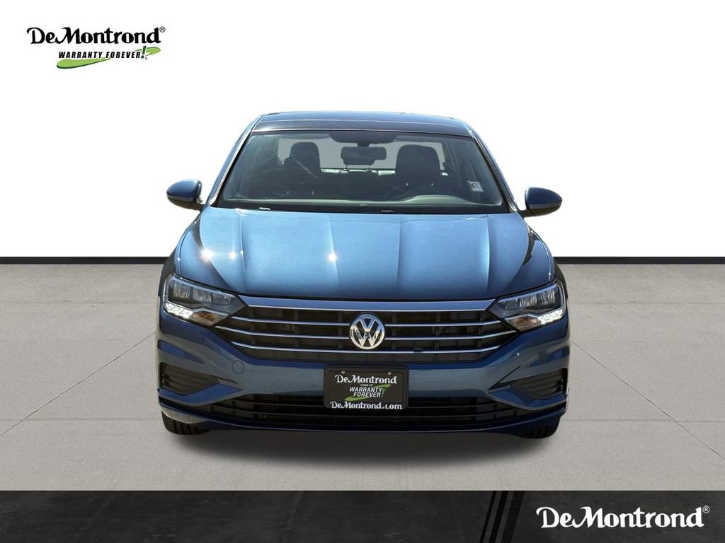 Used 2020 Volkswagen Jetta SE w/ SE Cold Weather Package image 2