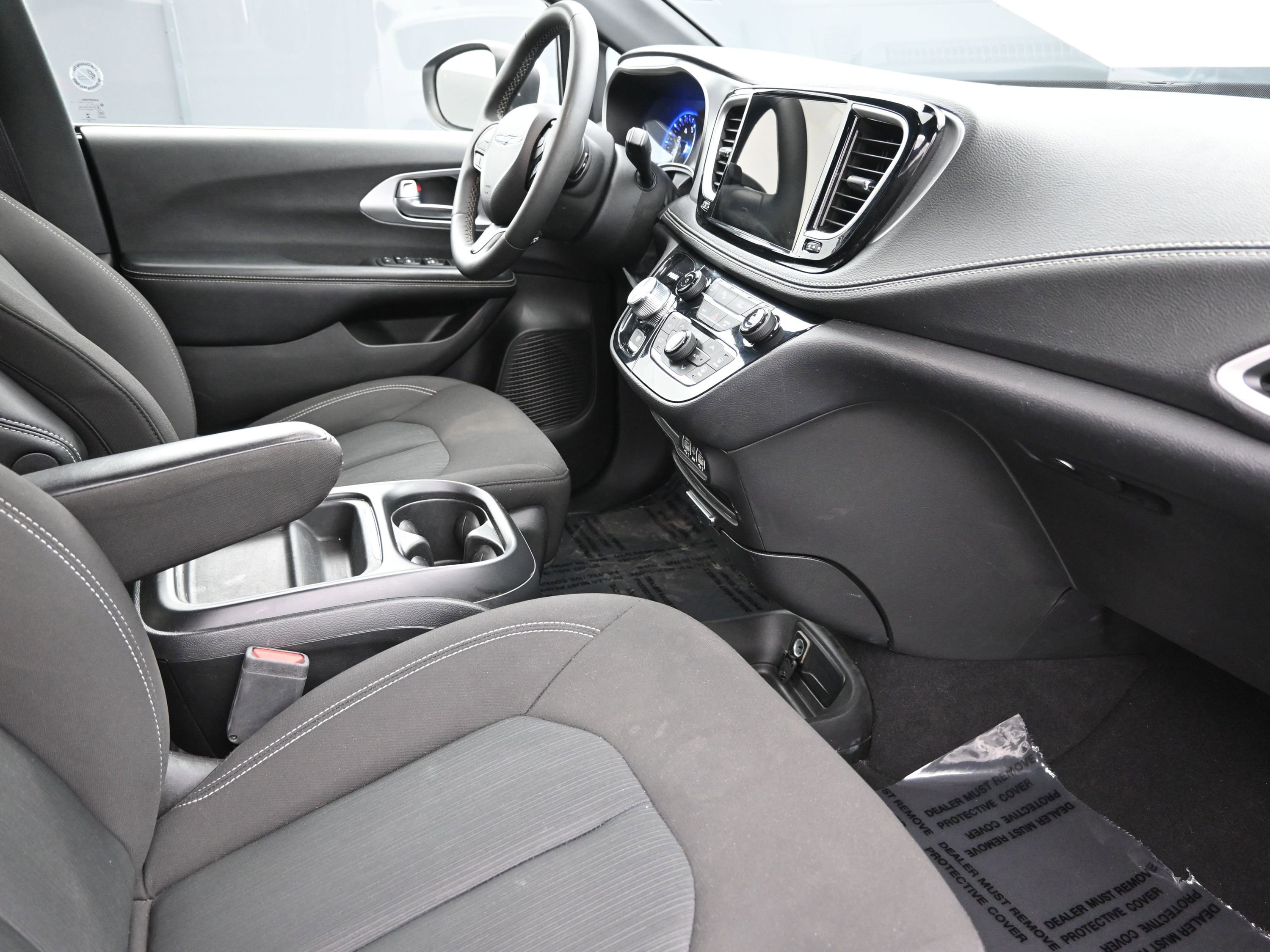 Used 2023 Chrysler Pacifica Touring FWD image 23