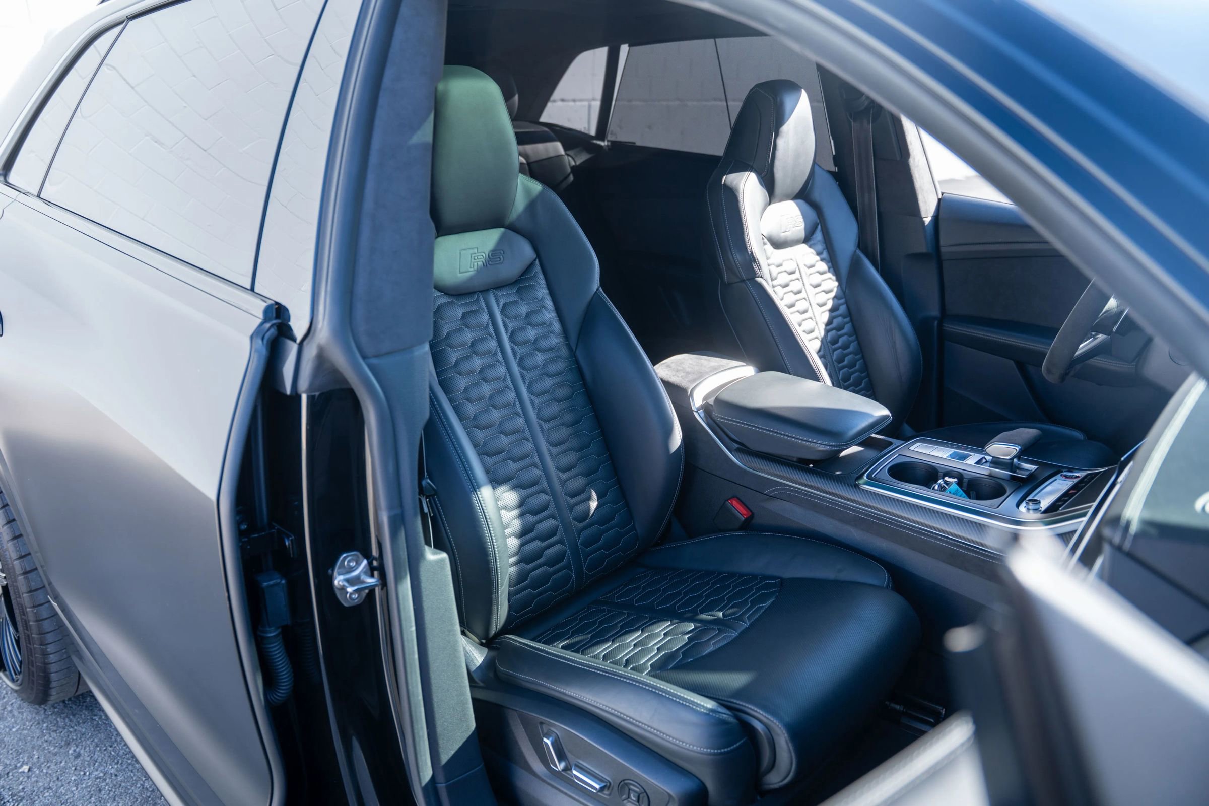 Used 2022 Audi RS Q8 w/ Carbon Optic Package image 3