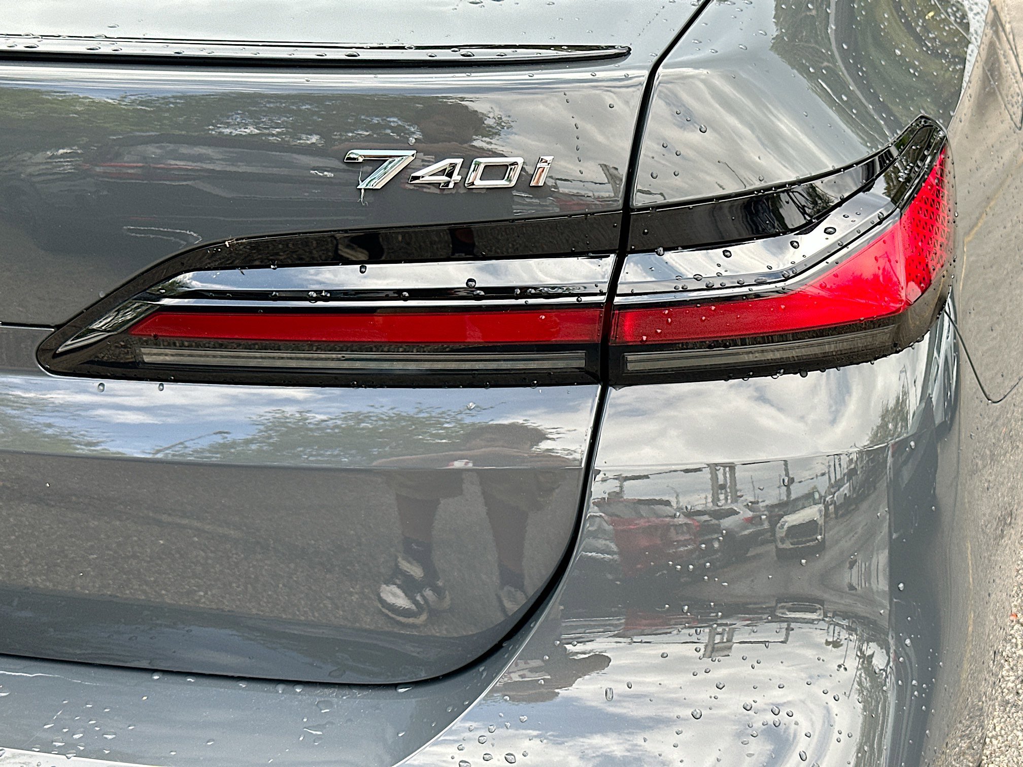 Used 2023 BMW 740i w/ Parking Assistance Package image 33