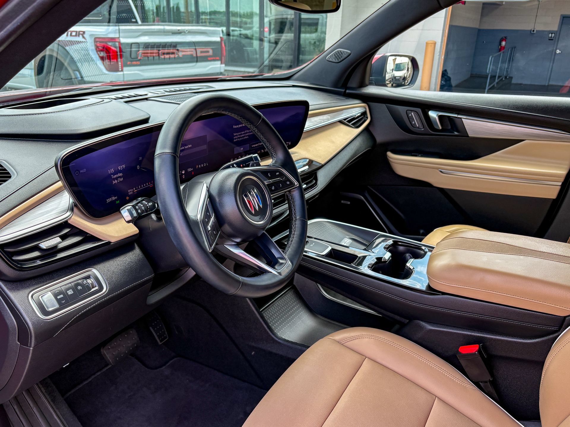 Used 2025 Buick Enclave Preferred w/ Power Package FWD image 6