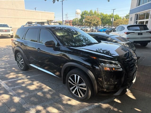 Used 2025 Nissan Pathfinder Platinum FWD image 10