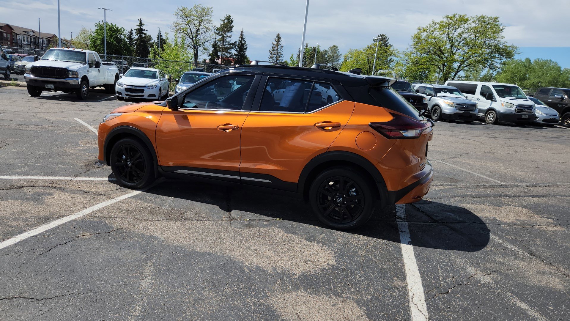 Used 2024 Nissan Kicks SR w/ SR Premium Package FWD image 7