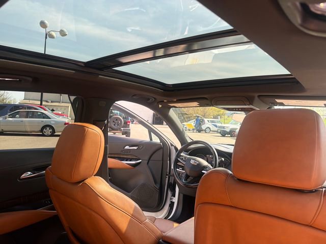 Used 2020 Cadillac XT4 Premium Luxury AWD/4WD image 36