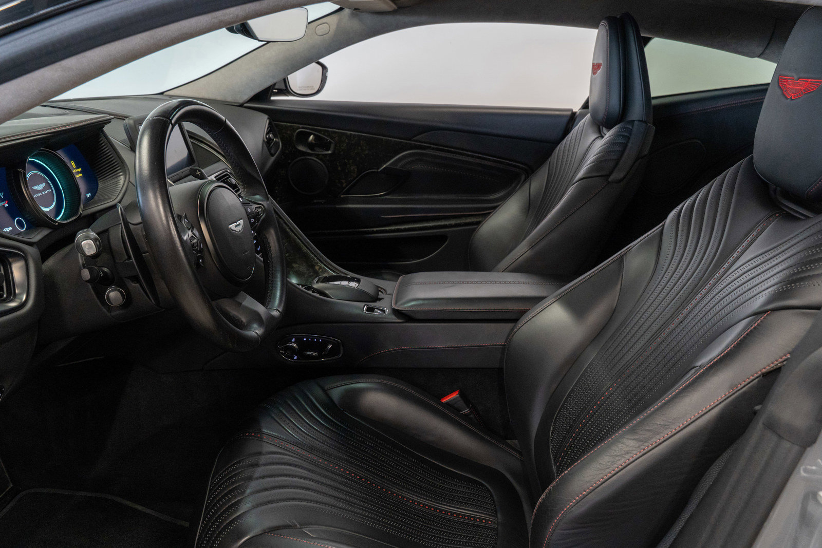Used 2018 Aston Martin DB11 V12 RWD image 10