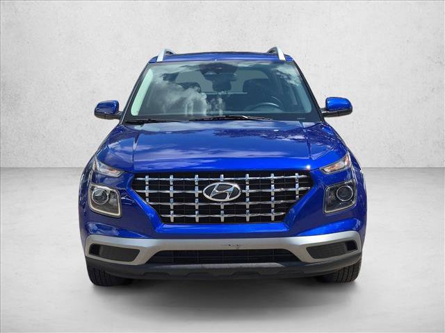 Used 2023 Hyundai Venue SEL FWD image 2