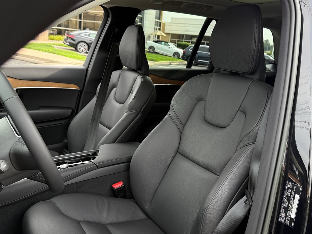 Certified 2023 Volvo XC90 B6 Plus w/ Protection Package Premier AWD/4WD image 3