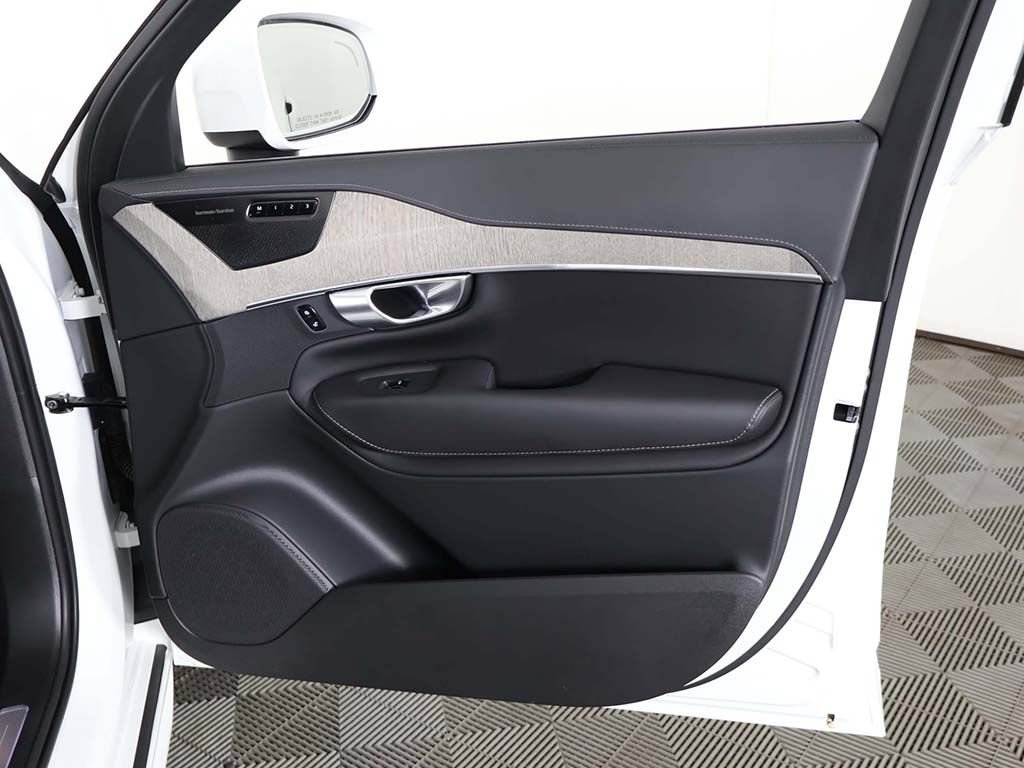 Used 2023 Volvo XC90 T8 Ultimate w/ Protection Package Premier AWD/4WD image 30