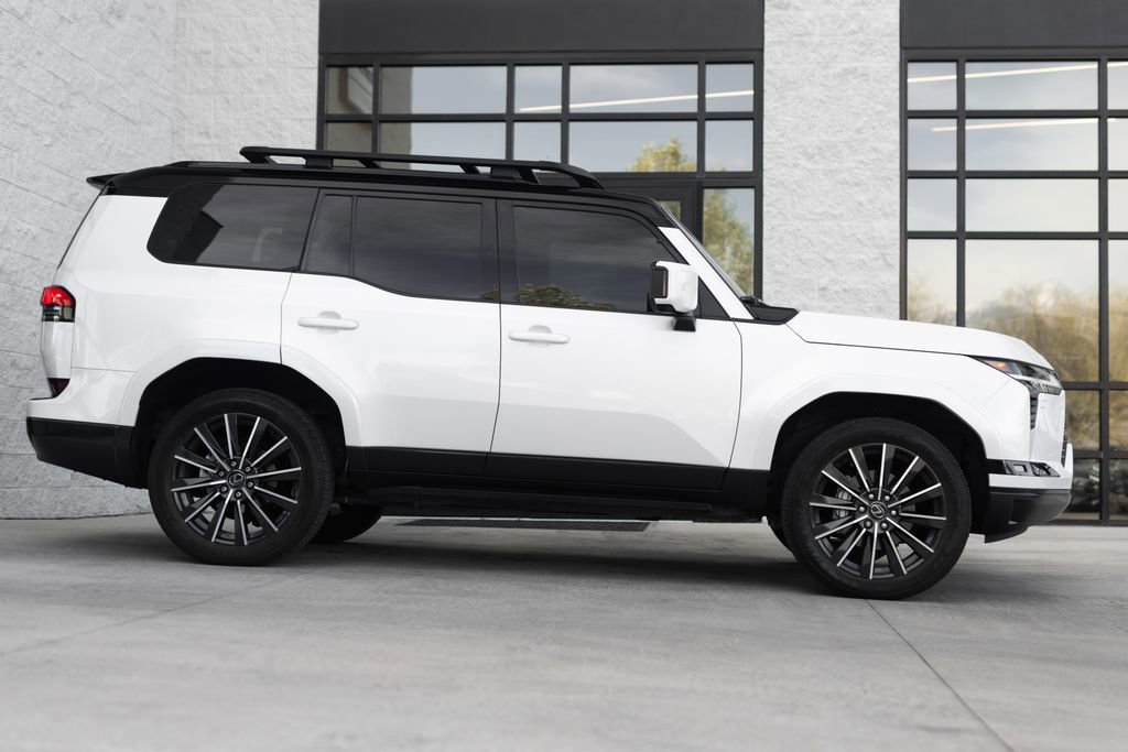 Used 2024 Lexus GX 550 w/ Accessory Package (31) image 2