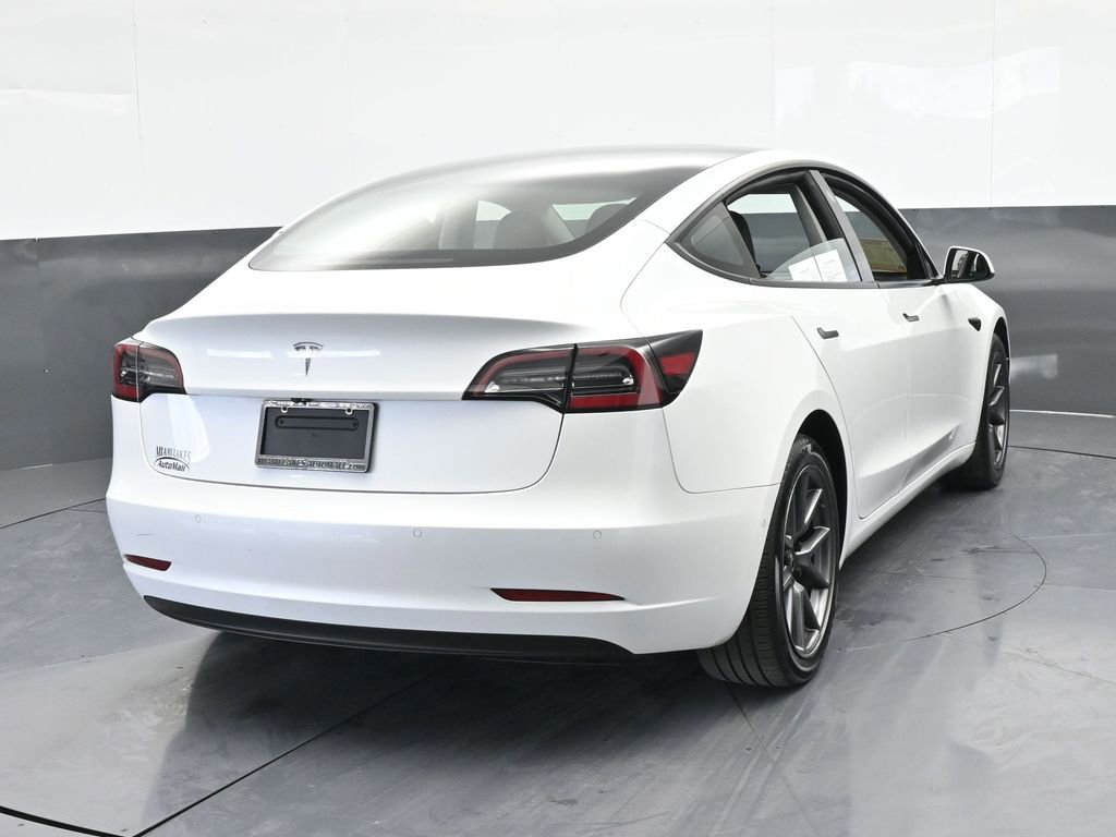 Used 2021 Tesla Model 3 Standard Range Plus image 5