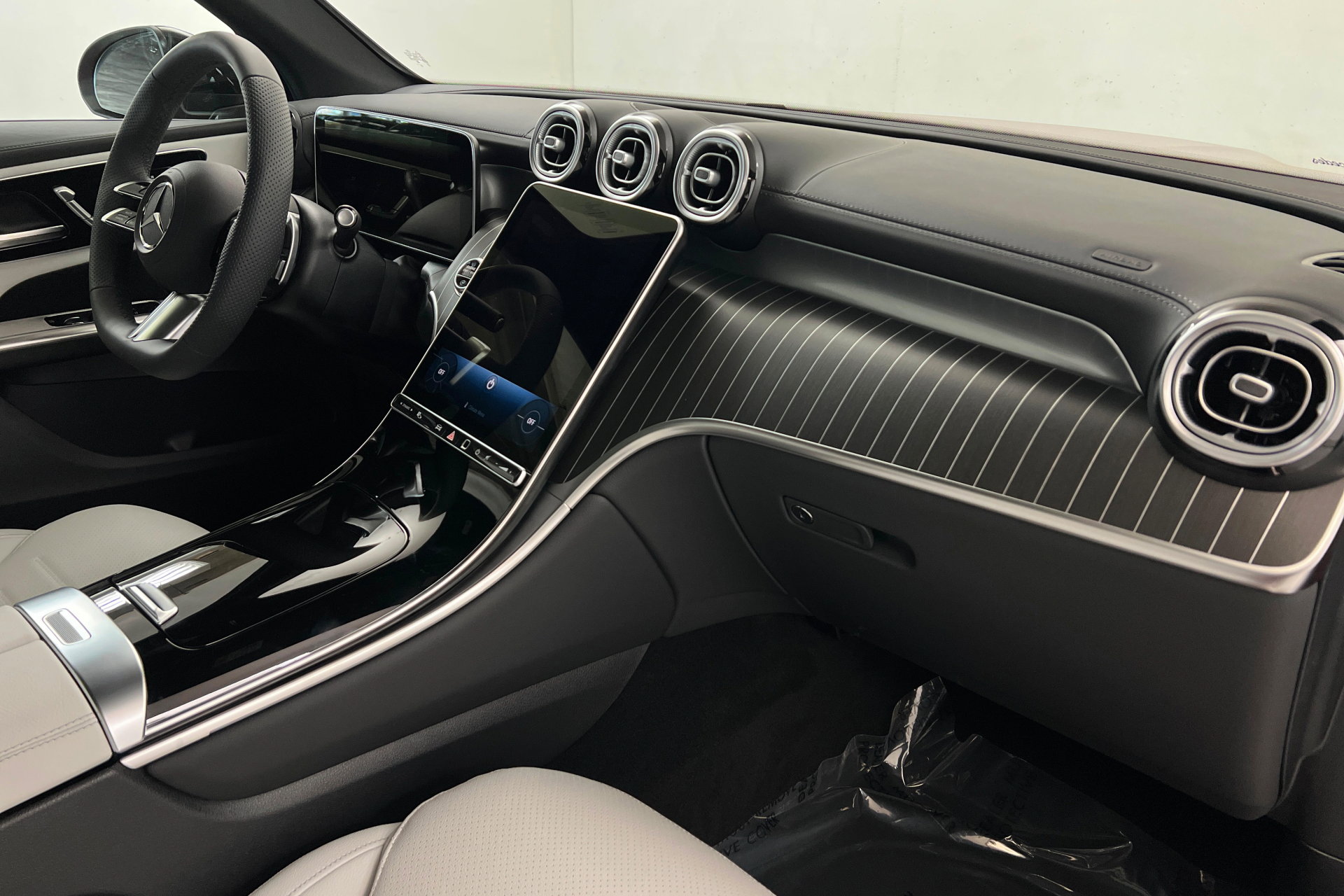 New 2026 Mercedes-Benz GLC 300 4MATIC image 24