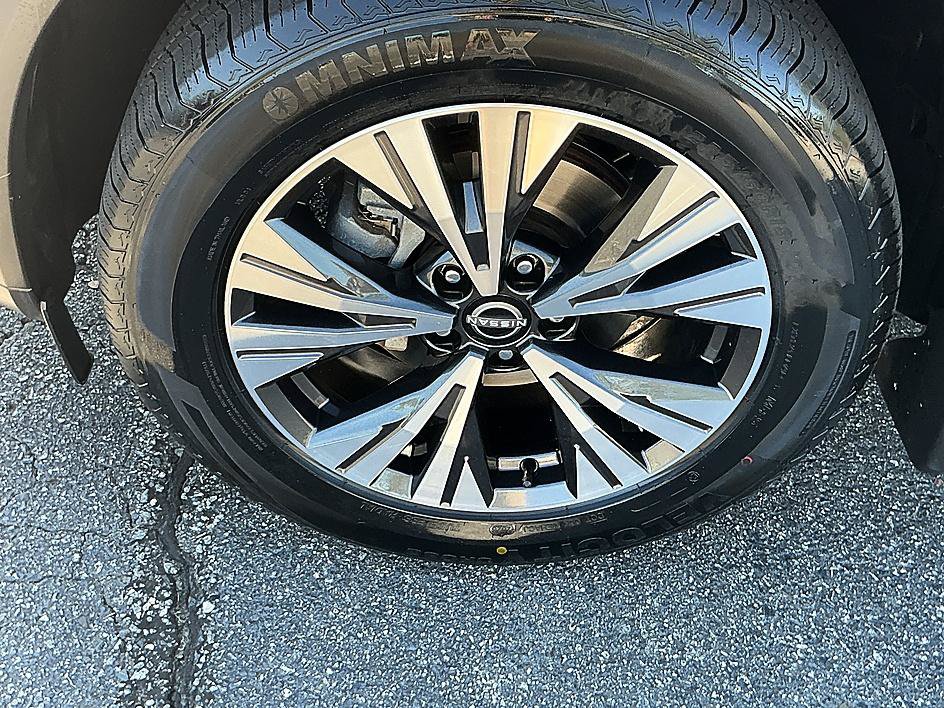 Certified 2023 Nissan Rogue SV w/ SV Premium B Package AWD/4WD image 8