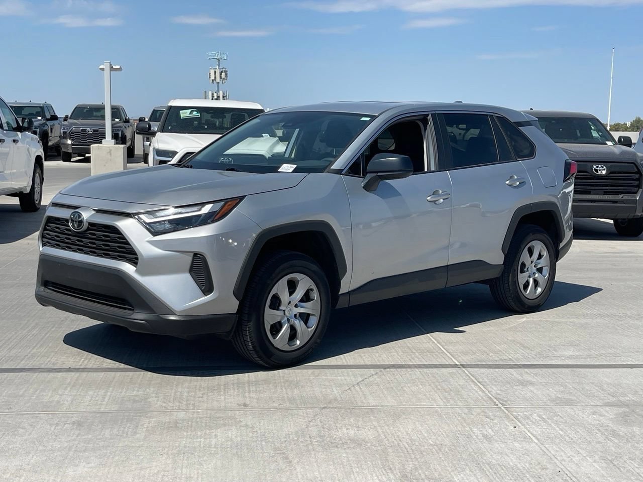 Used 2023 Toyota RAV4 LE FWD image 4