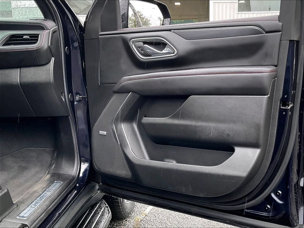 Used 2023 Chevrolet Tahoe RST w/ Luxury Package AWD/4WD image 12
