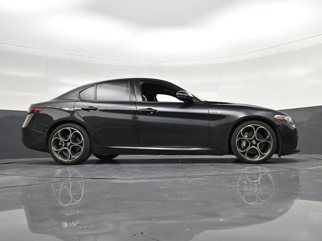 Used 2023 Alfa Romeo Giulia Ti RWD image 34