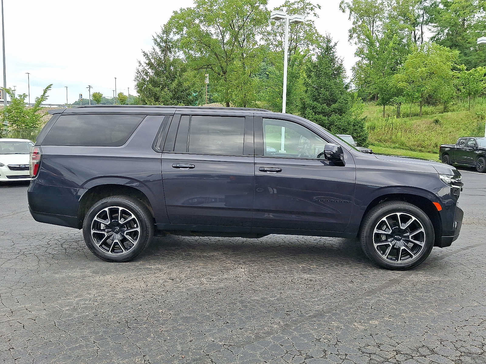 Used 2023 Chevrolet Suburban RST w/ Luxury Package AWD/4WD image 7