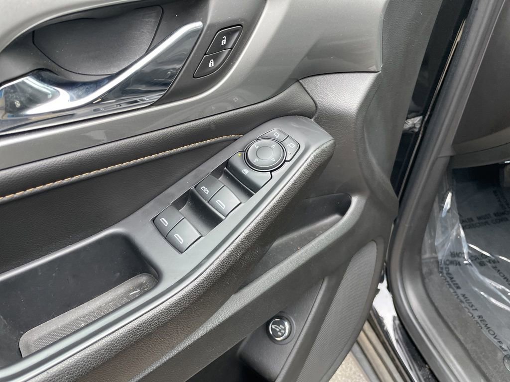 Used 2021 Chevrolet Traverse LT w/ LPO, Floor Liner Package image 6