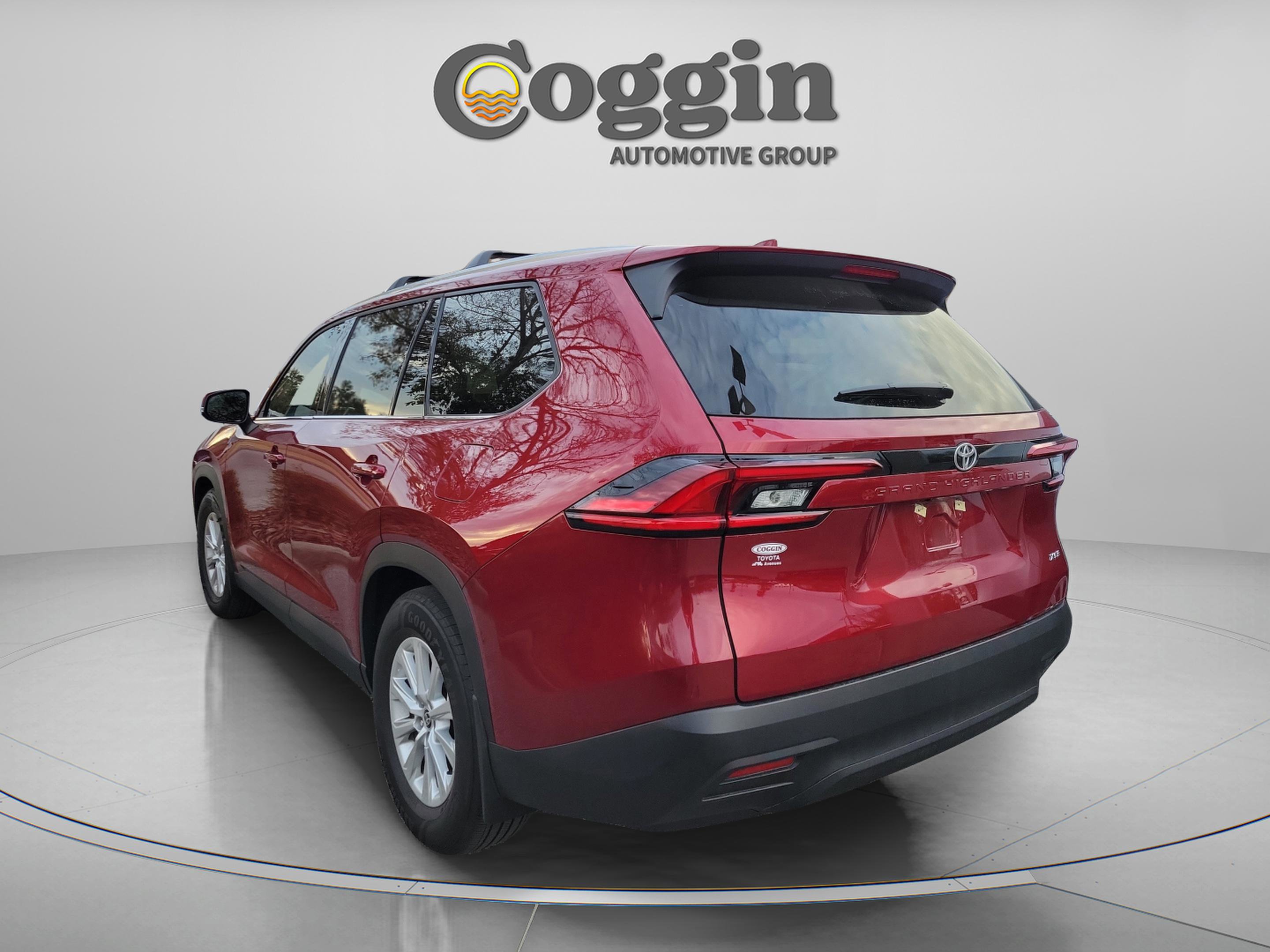 Certified 2025 Toyota Grand Highlander FWD image 4