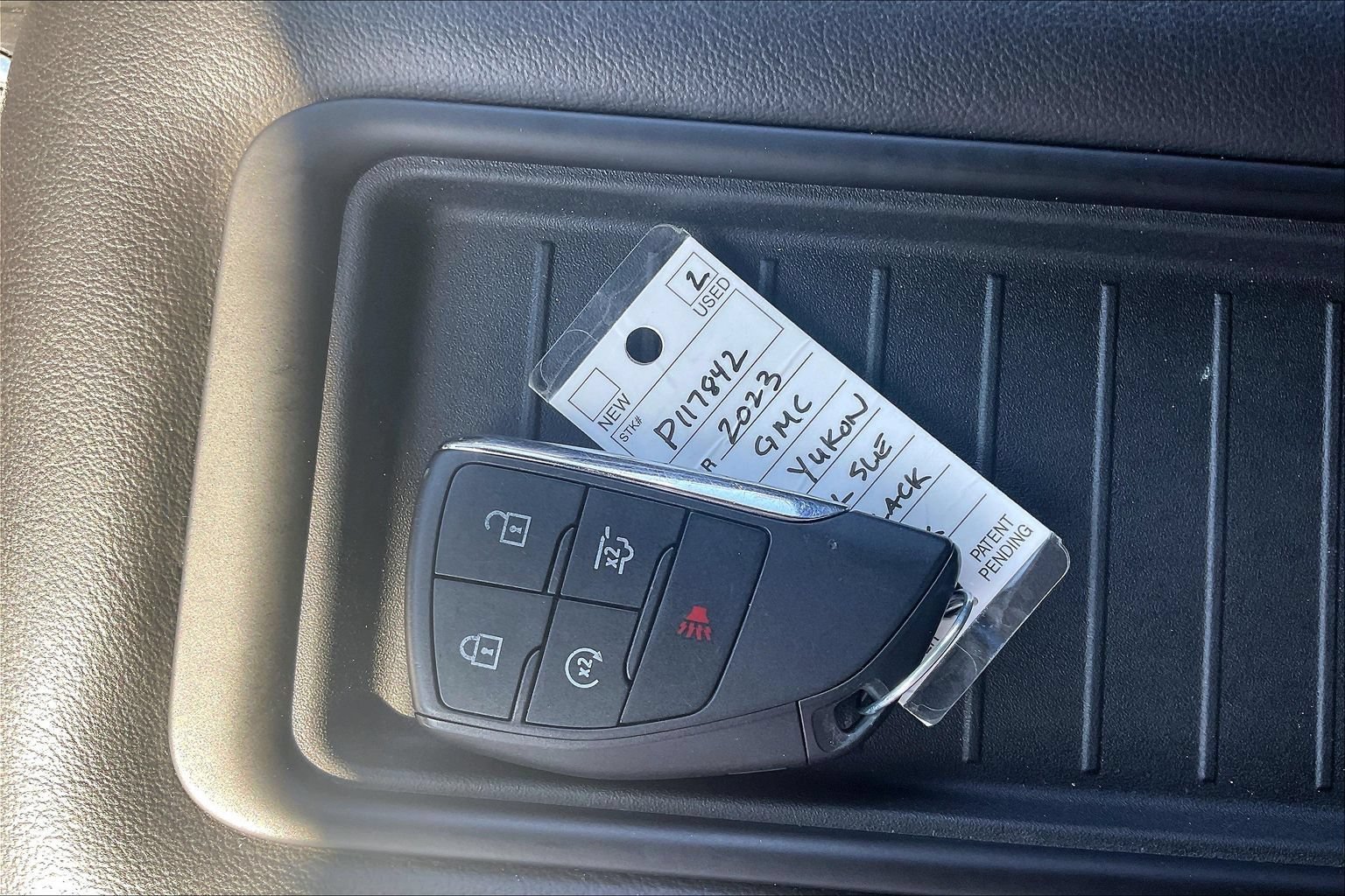 Used 2023 GMC Yukon XL SLE w/ Gmc Pro Safety Plus Package AWD/4WD image 24