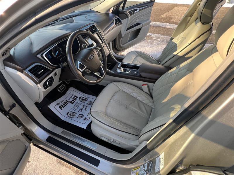 Used 2017 Ford Fusion Platinum image 10