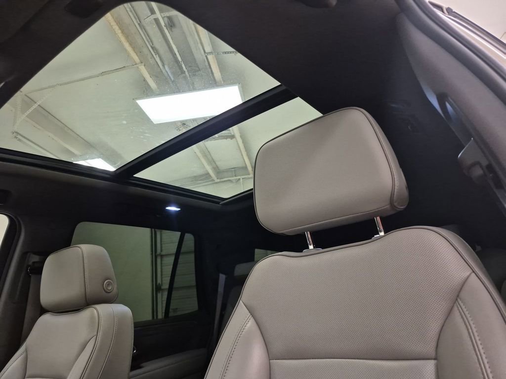 Used 2021 GMC Yukon SLT w/ SLT Premium Package image 19