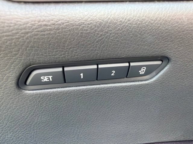 Used 2023 Cadillac XT6 Premium Luxury w/ Technology Package FWD image 31