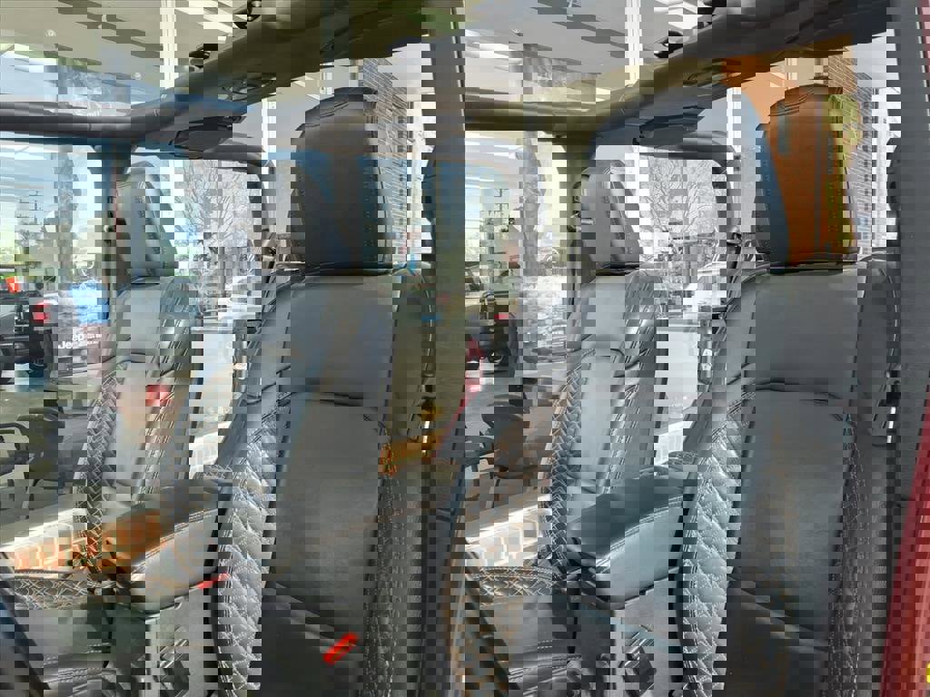 Used 2021 Jeep Gladiator Overland image 13