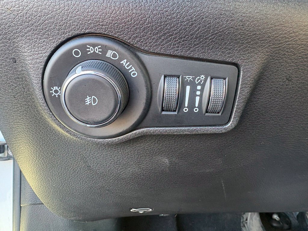 Used 2024 Jeep Compass Latitude AWD/4WD image 14