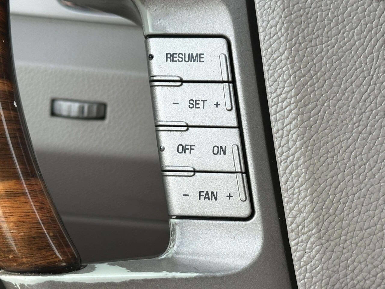 Used 2008 Lincoln Navigator L 4WD image 45