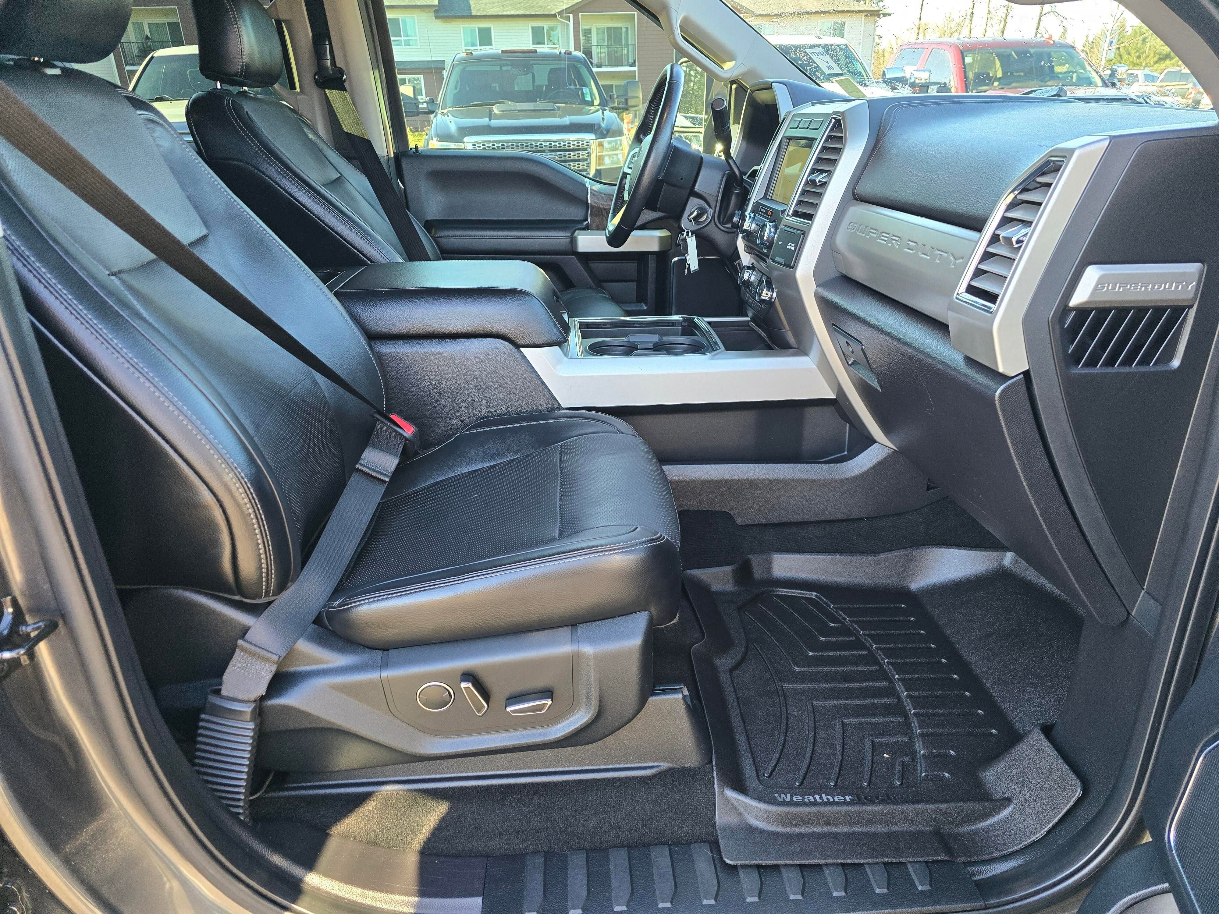 Used 2017 Ford F250 Lariat w/ Lariat Value Package AWD/4WD image 33