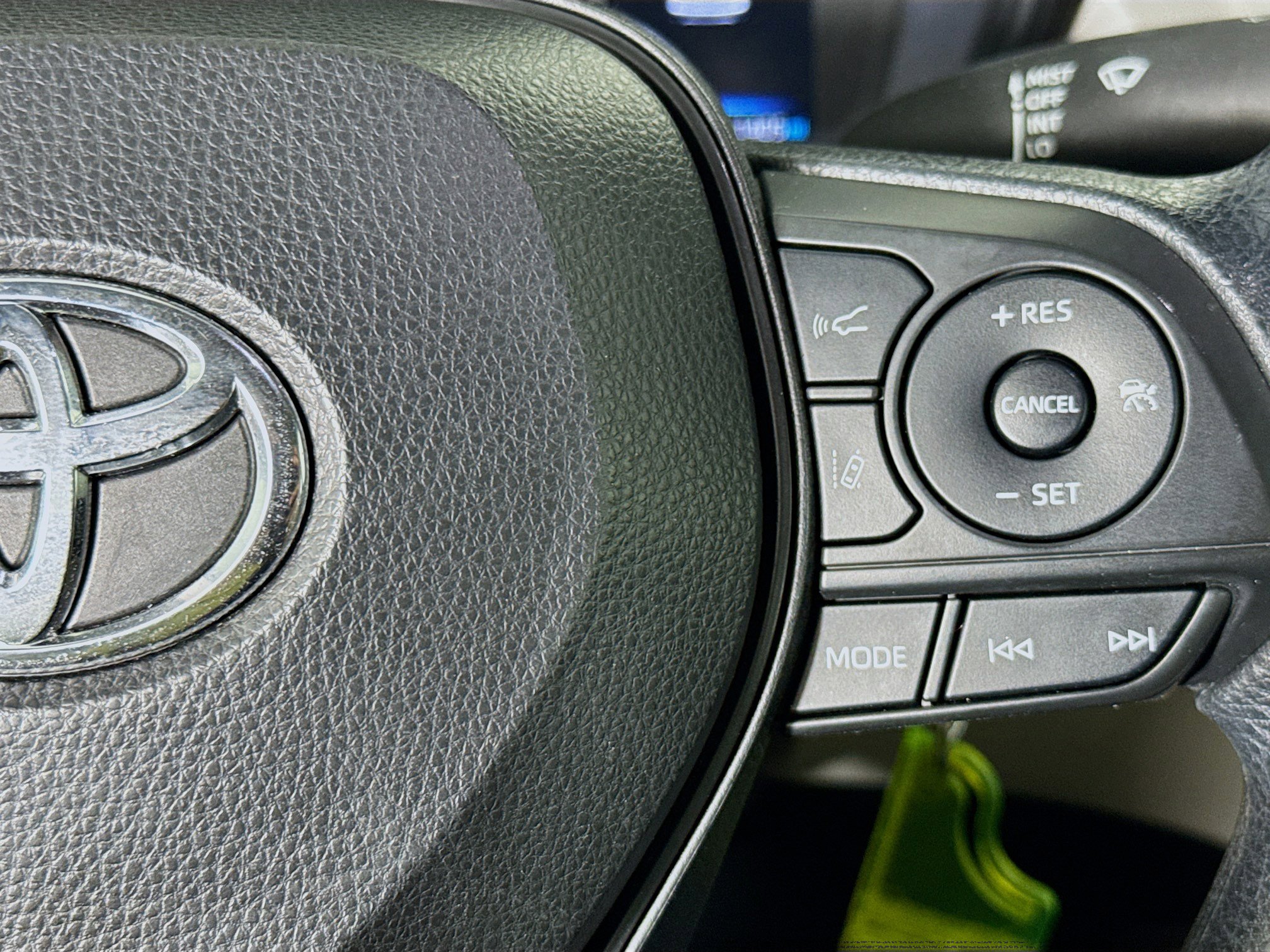 Used 2022 Toyota Corolla Cross L image 14