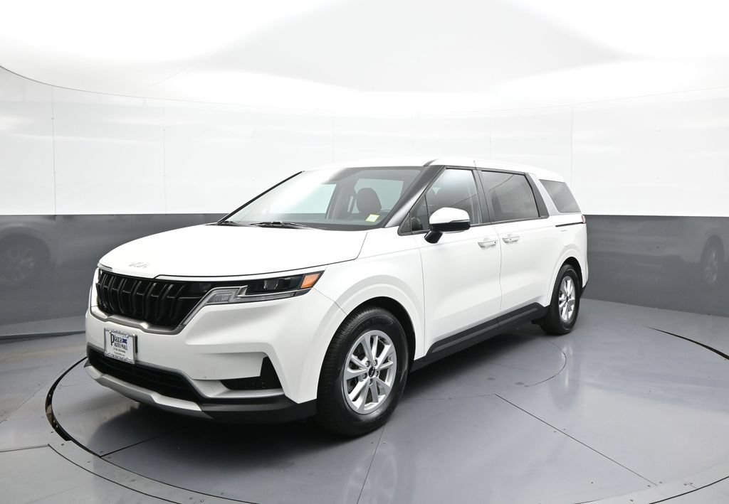 Certified 2024 Kia Carnival LX FWD image 1
