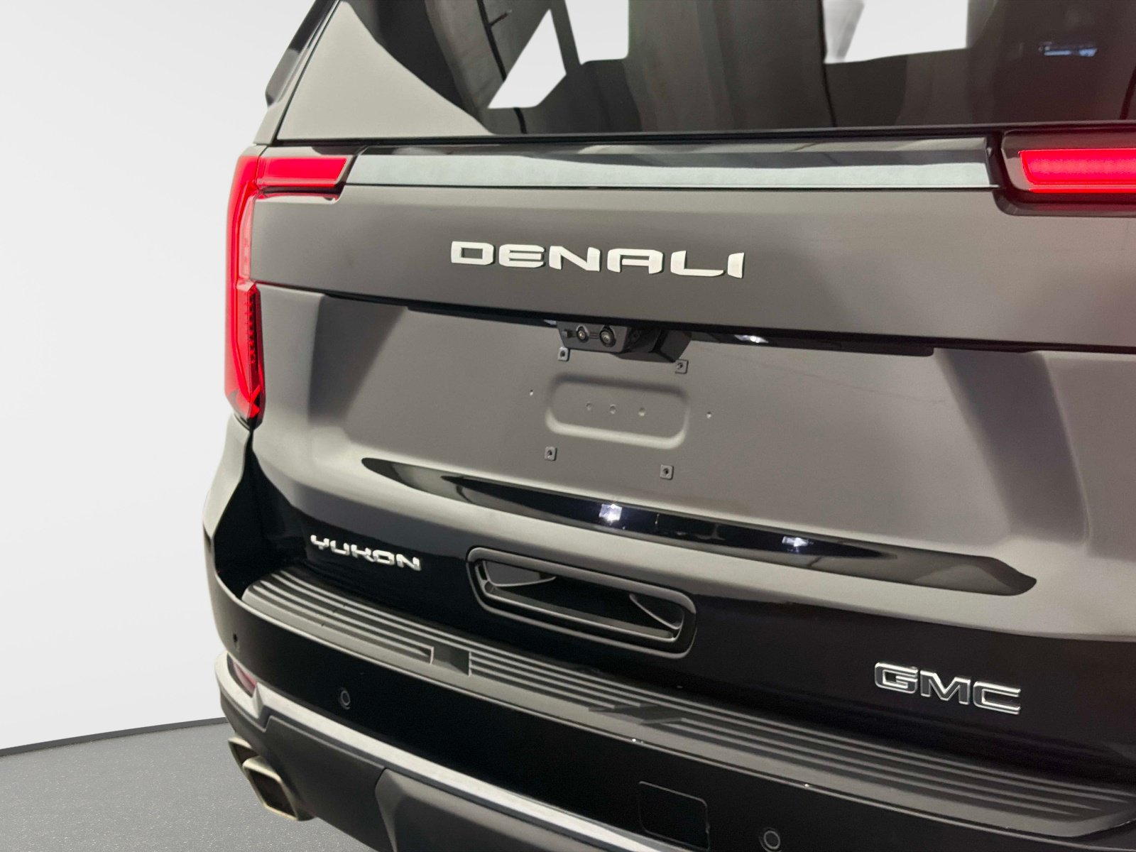 Used 2026 GMC Yukon Denali Ultimate AWD/4WD image 16