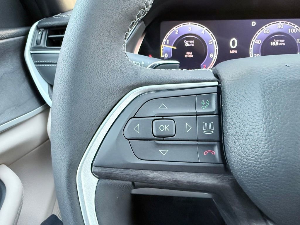 Used 2025 Jeep Grand Cherokee L Limited w/ Black Appearance Package image 13