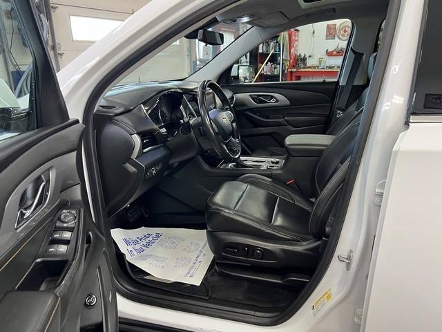 Used 2019 Chevrolet Traverse LT w/ LT Premium Package AWD/4WD image 5